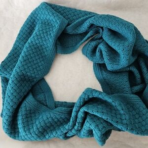 Isaac Mizrahi Infinity Teal Basketweave Scarf
